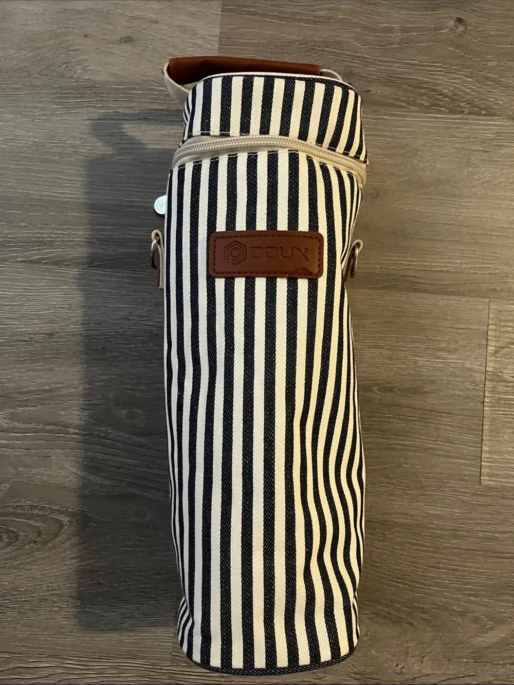Opux Black & White Striped Insulated Bottle Carrier Bag
